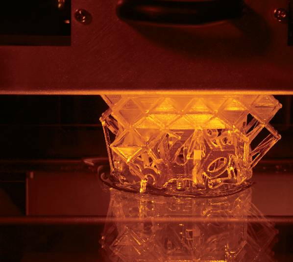 Roland DG heeft onlangs de eerste 3D-printer van deze Japanse fabrikant geïntroduceerd.