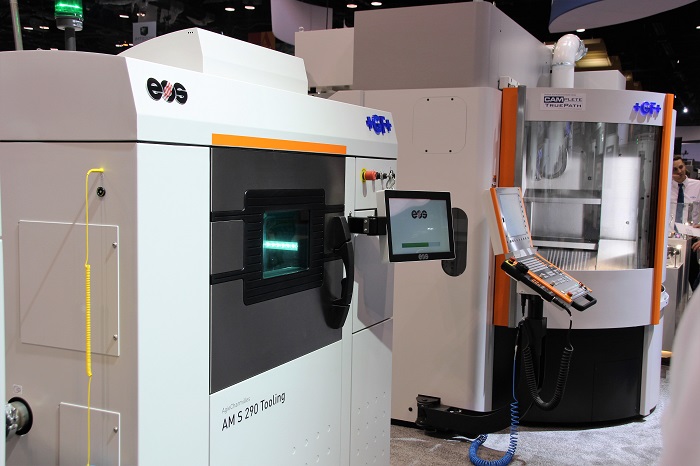 GF Machining Solutions toont de 3D metaalprinter, in feite een EOS M 290.